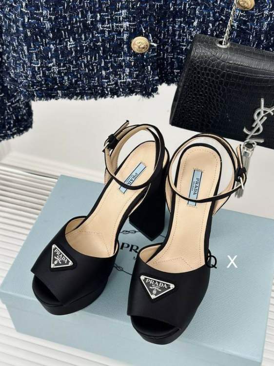 Picture of Prada Shoes _SKUPradasz35-4014CMJX036219077